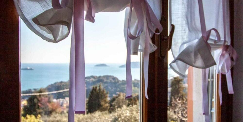 La Camelia Bianca B&B Lerici Exteriör bild